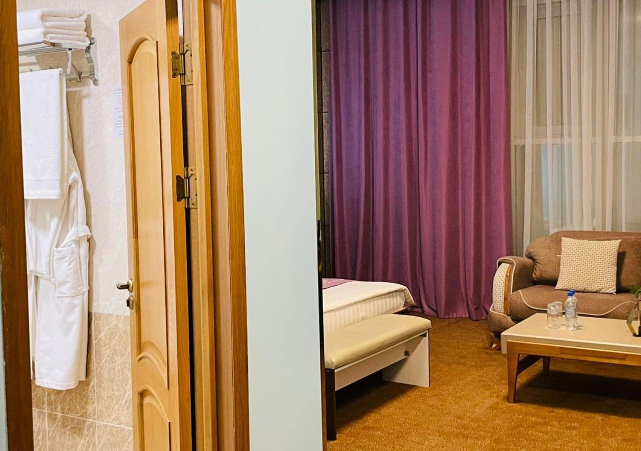 Hotel Shumon Dushanbe Exterior foto